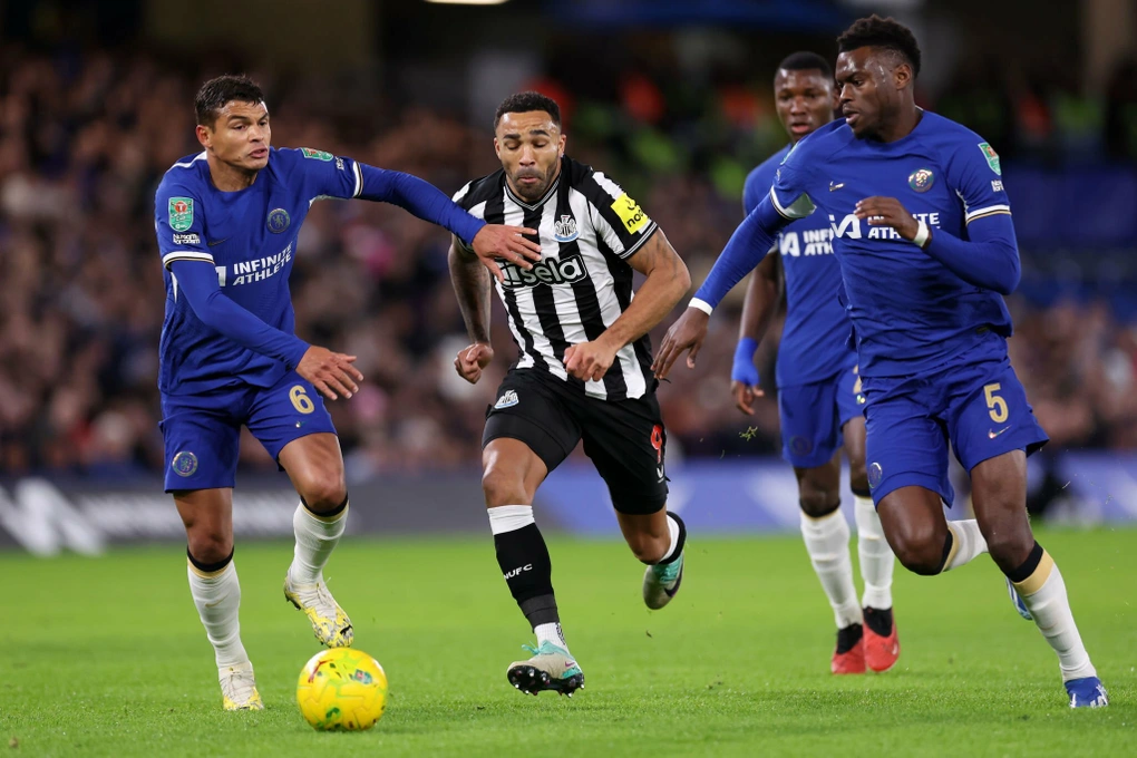 Chelsea vượt qua Newcastle trong loạt luân lưu để tiến vào bán kết League Cup
