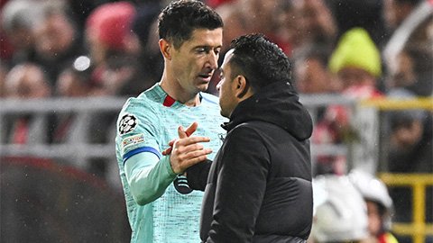 HLV Xavi không đổ lỗi cho “kẻ phạm tội” khi Barcelona thua trước Antwerp