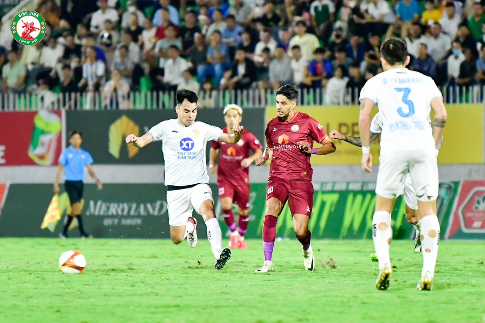 HLV tiết lộ bất ngờ về Văn Lâm sau khi đánh bại đội dẫn đầu V-League