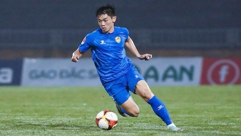 HLV Văn Sỹ Sơn chia sẻ ý kiến về việc Đình Bắc quay lại thi đấu.